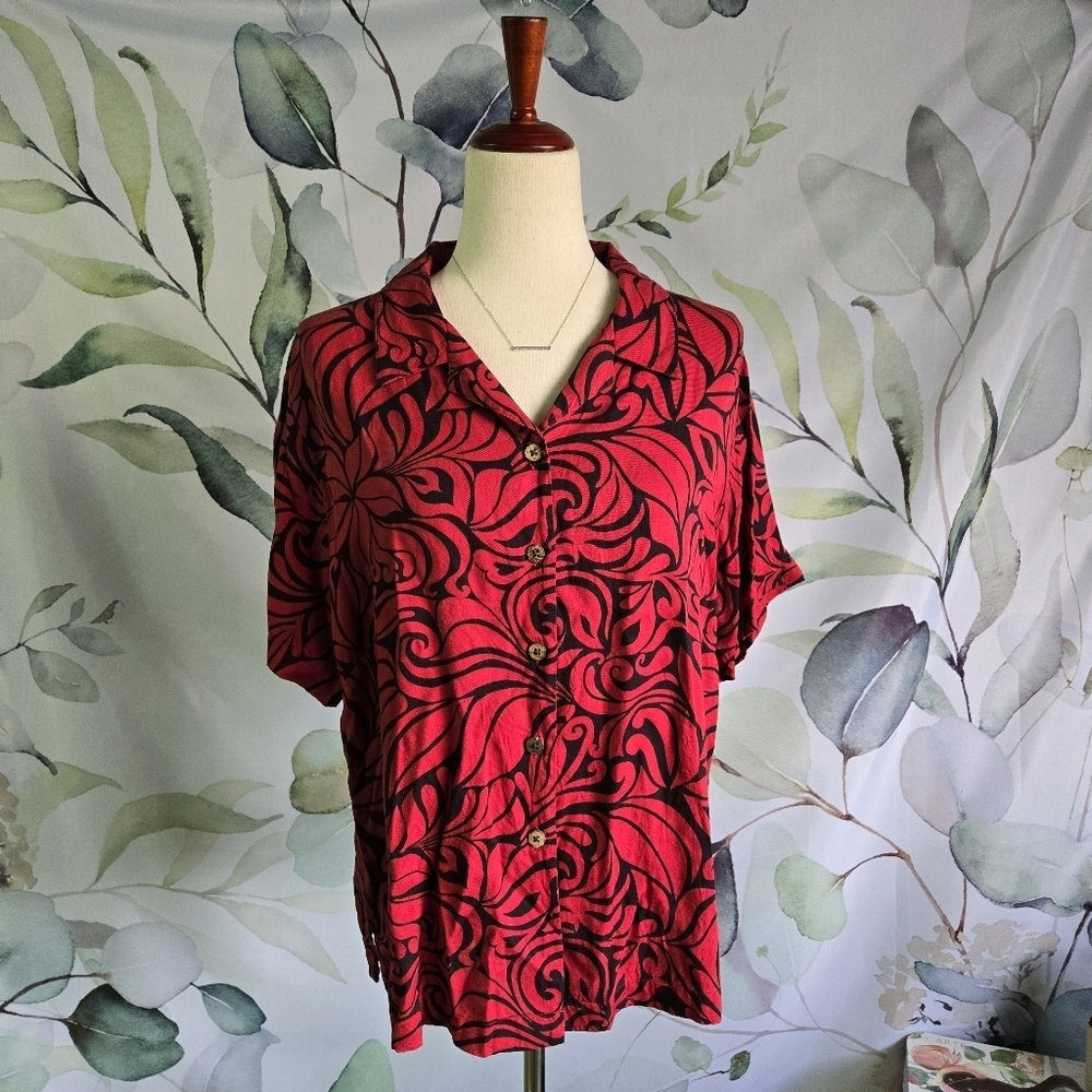 HILO HATTIE | Wood Button Down Blouse in Red Floral sz XL